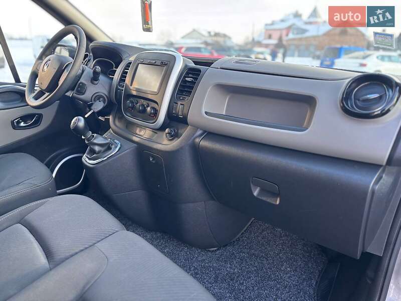 Грузопассажирский фургон Renault Trafic 2016 в Коломые