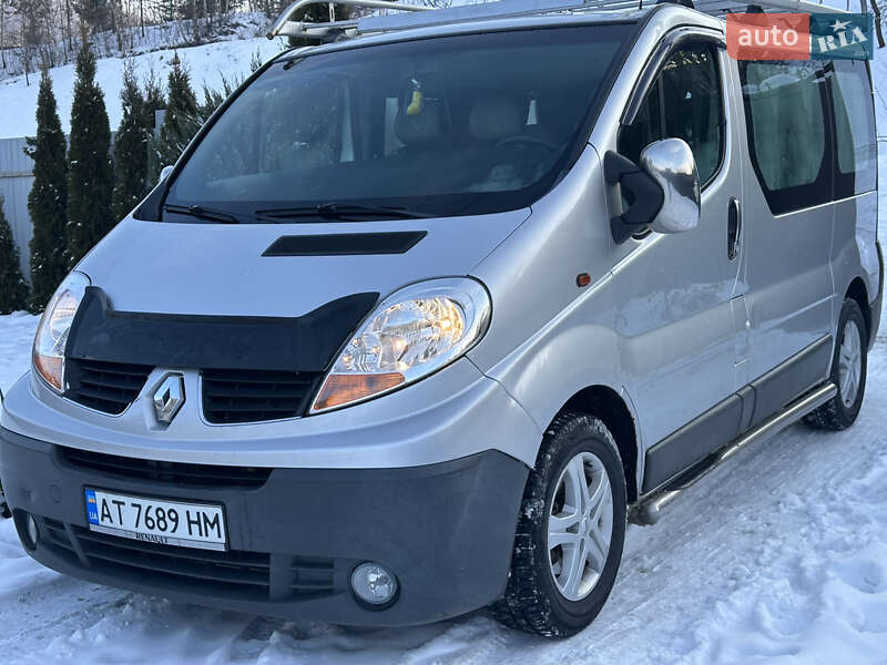 Минивэн Renault Trafic 2007 в Делятине