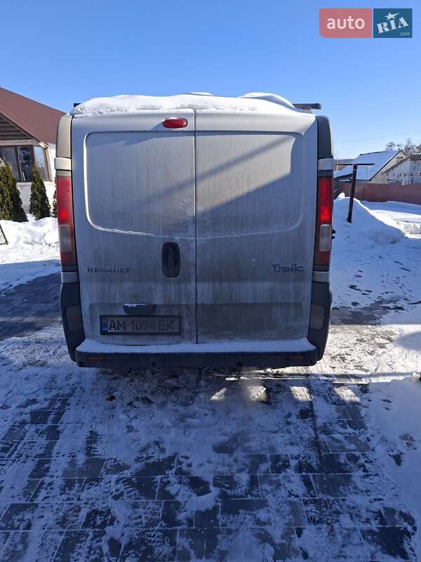 Вантажопасажирський фургон Renault Trafic 2012 в Житомирі