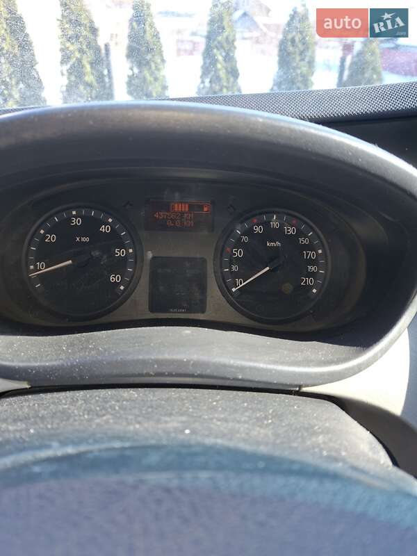 Вантажопасажирський фургон Renault Trafic 2012 в Житомирі