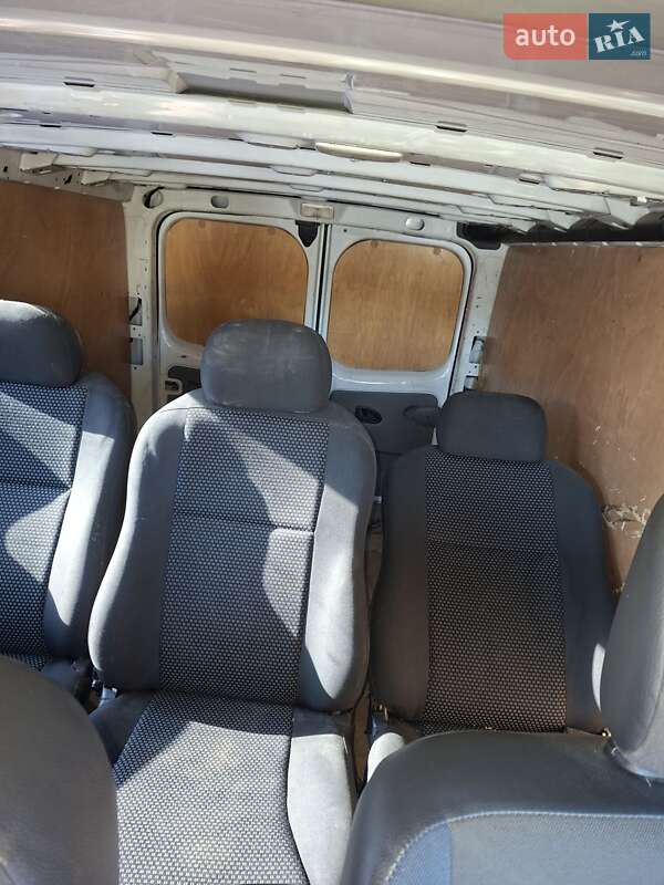 Вантажопасажирський фургон Renault Trafic 2012 в Житомирі