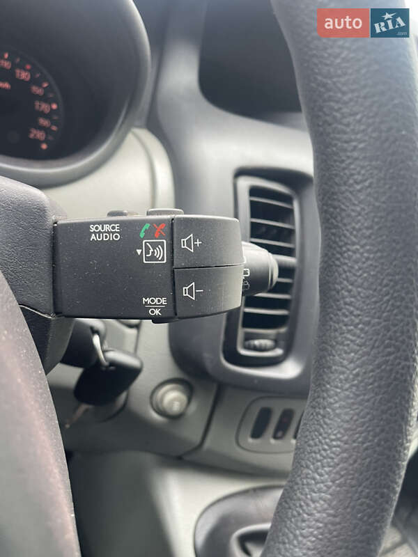 Мінівен Renault Trafic 2012 в Бродах