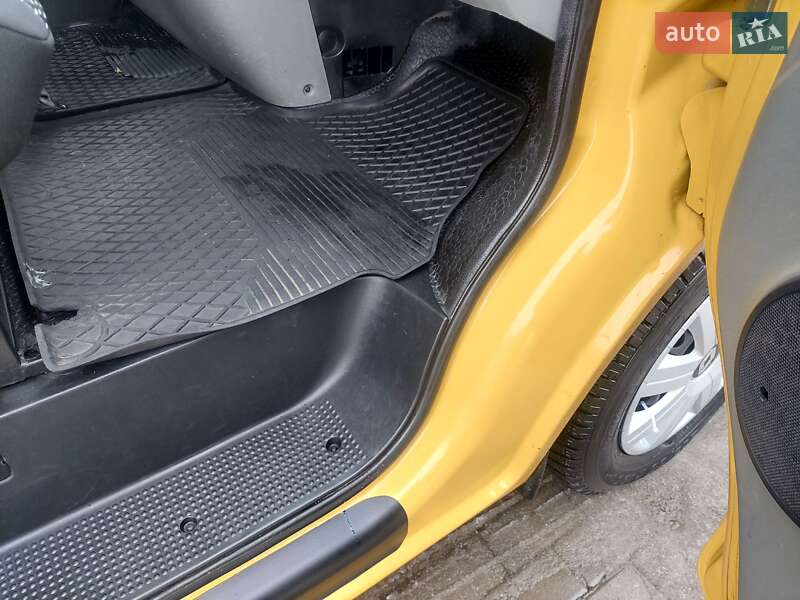 Мінівен Renault Trafic 2007 в Львові