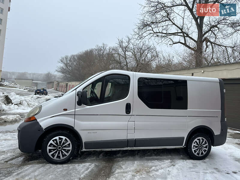 Мінівен Renault Trafic 2003 в Кам'янець-Подільському фото 2 Мінівен Renault Trafic 2003 в Кам'янець-Подільському
