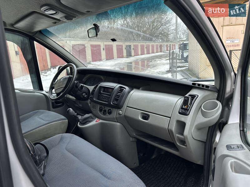 Мінівен Renault Trafic 2003 в Кам'янець-Подільському фото 27 Мінівен Renault Trafic 2003 в Кам'янець-Подільському