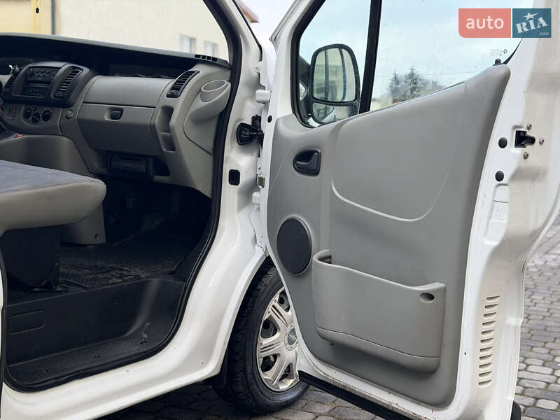 Минивэн Renault Trafic 2004 в Львове