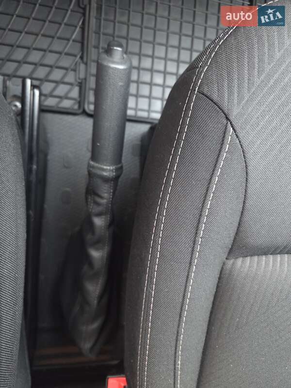 Микроавтобус грузовой (до 3,5т) Renault Trafic 2018 в Броварах фото 32 Микроавтобус грузовой (до 3,5т) Renault Trafic 2018 в Броварах