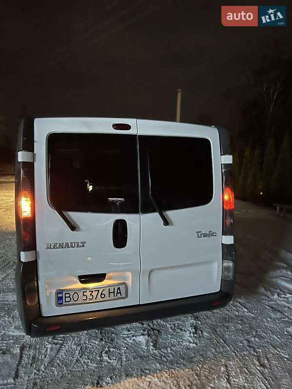 Минивэн Renault Trafic 2004 в Почаеве фото 5 Минивэн Renault Trafic 2004 в Почаеве