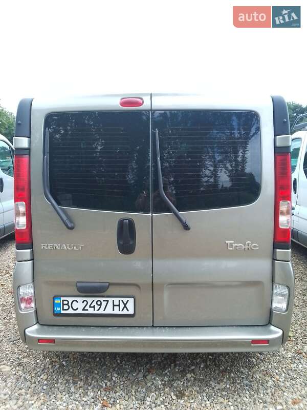 Минивэн Renault Trafic 2010 в Славском фото 15 Минивэн Renault Trafic 2010 в Славском