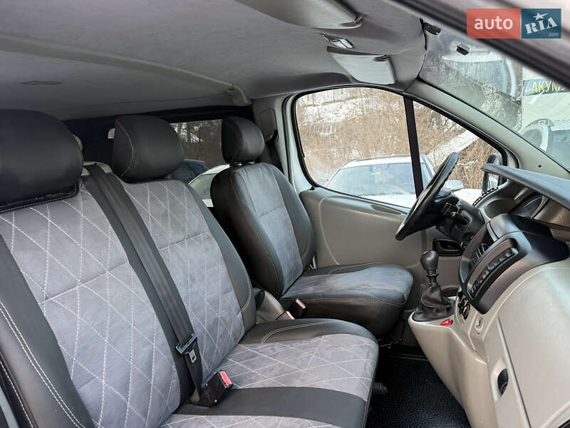 Минивэн Renault Trafic 2005 в Кременце фото 21 Минивэн Renault Trafic 2005 в Кременце