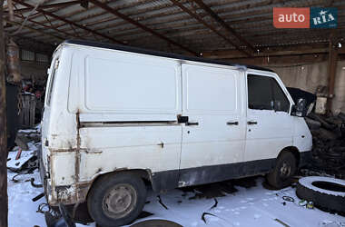 Грузовой фургон Renault Trafic 2000 в Шполе