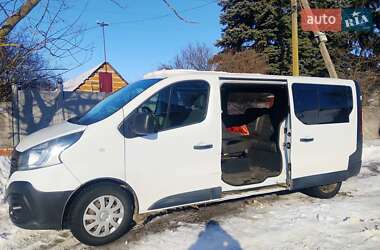 Вантажопасажирський фургон Renault Trafic 2017 в Тростянці
