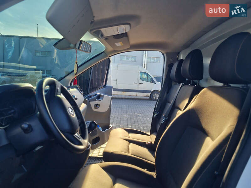 Вантажний фургон Renault Trafic 2017 в Мукачевому