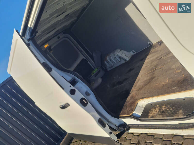 Вантажний фургон Renault Trafic 2017 в Мукачевому