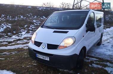 Грузопассажирский фургон Renault Trafic 2006 в Смеле