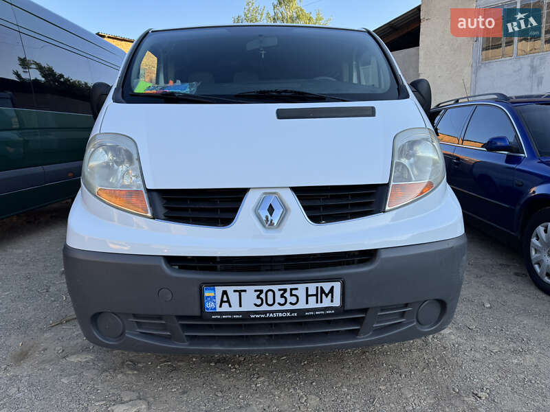 Мінівен Renault Trafic 2007 в Долині