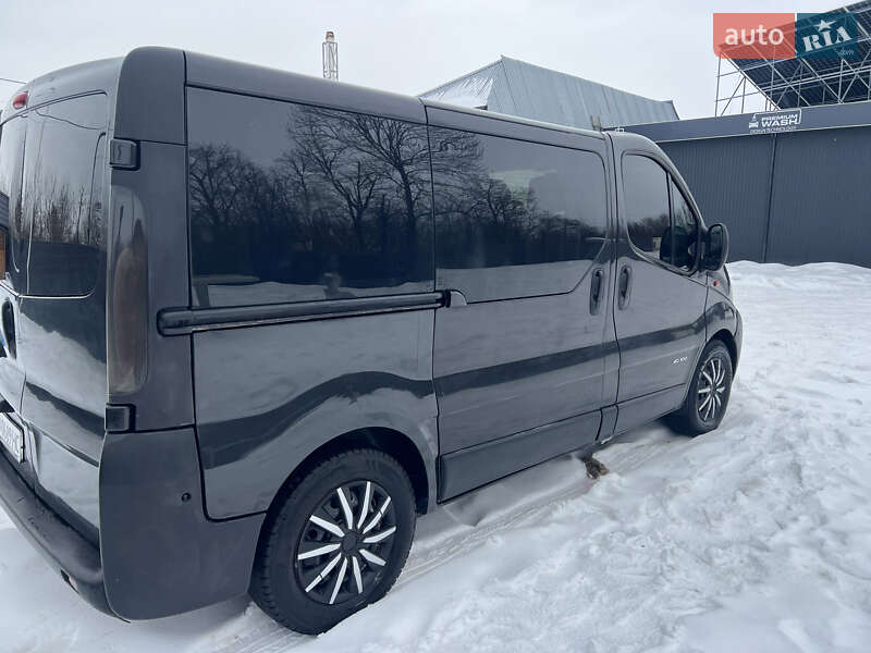 Минивэн Renault Trafic 2001 в Баре