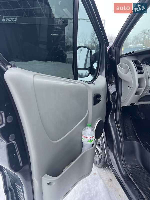 Минивэн Renault Trafic 2001 в Баре