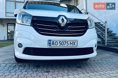 Минивэн Renault Trafic 2015 в Тячеве