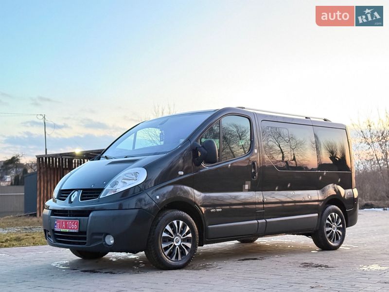 Минивэн Renault Trafic 2009 в Ровно