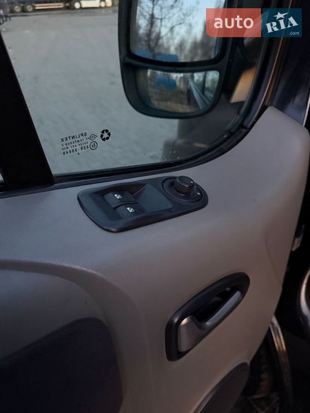 Минивэн Renault Trafic 2009 в Ровно