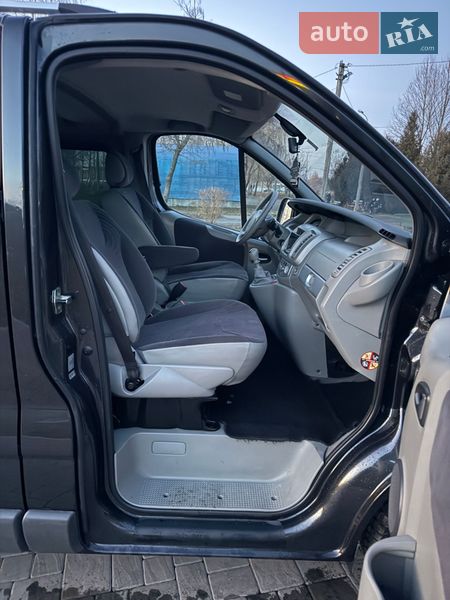 Минивэн Renault Trafic 2009 в Ровно