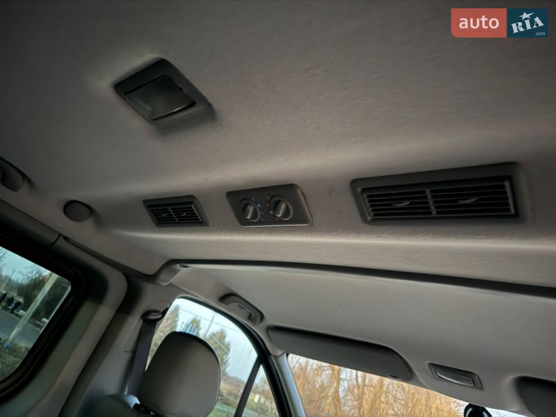 Минивэн Renault Trafic 2009 в Ровно