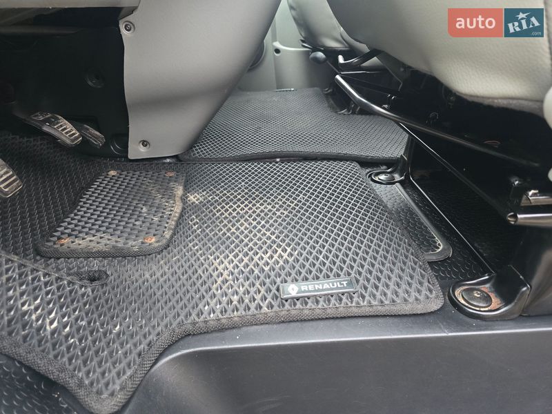 Мінівен Renault Trafic 2008 в Запоріжжі