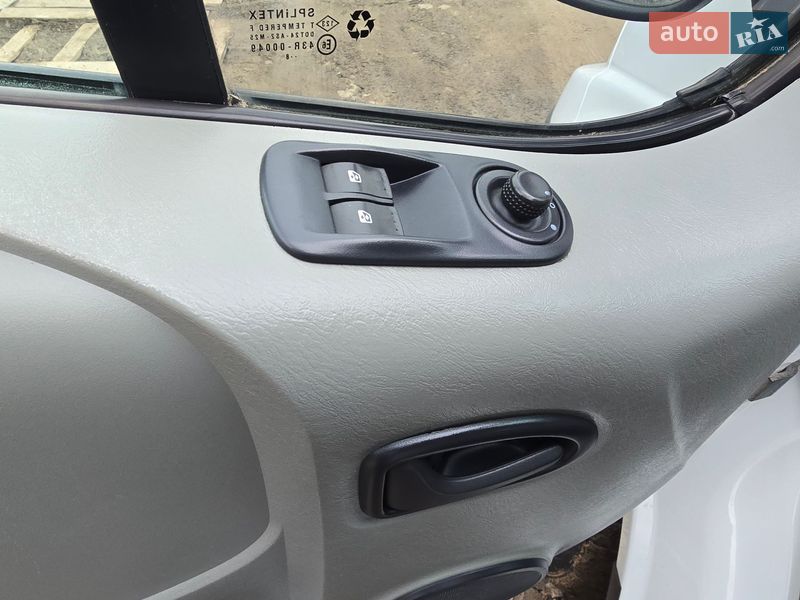 Мінівен Renault Trafic 2008 в Запоріжжі