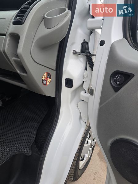 Мінівен Renault Trafic 2008 в Запоріжжі