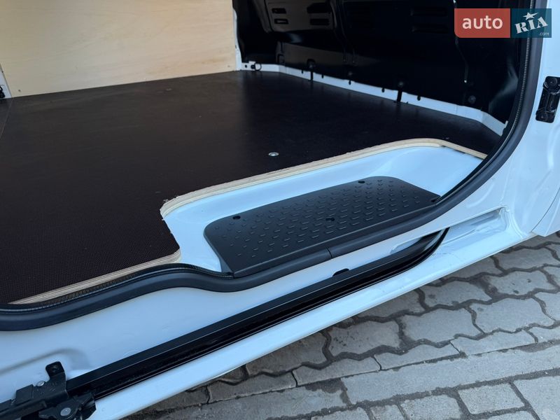 Грузовой фургон Renault Trafic 2025 в Дубно