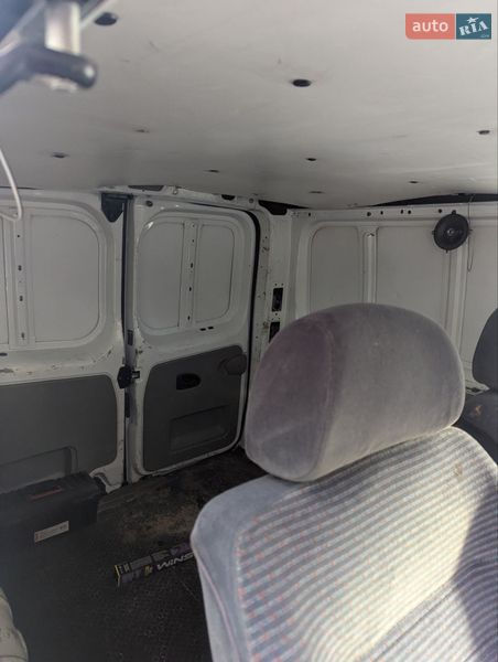 Грузопассажирский фургон Renault Trafic 2003 в Львове