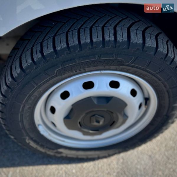 Грузовой фургон Renault Trafic 2022 в Киеве