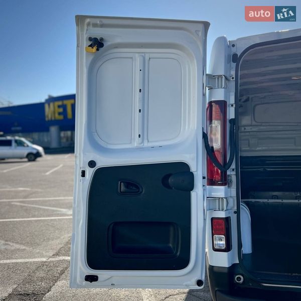 Грузовой фургон Renault Trafic 2022 в Киеве