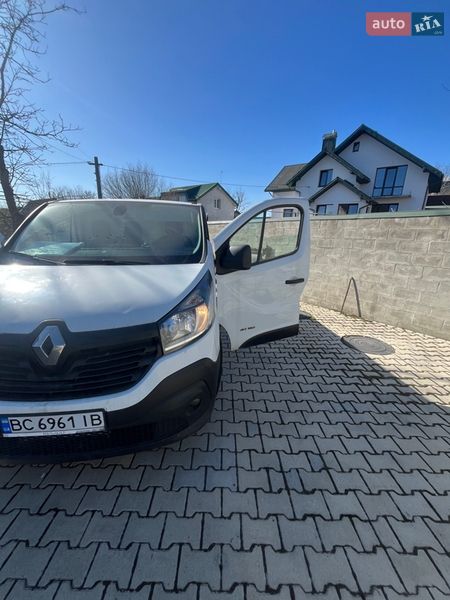 Вантажний фургон Renault Trafic 2017 в Львові