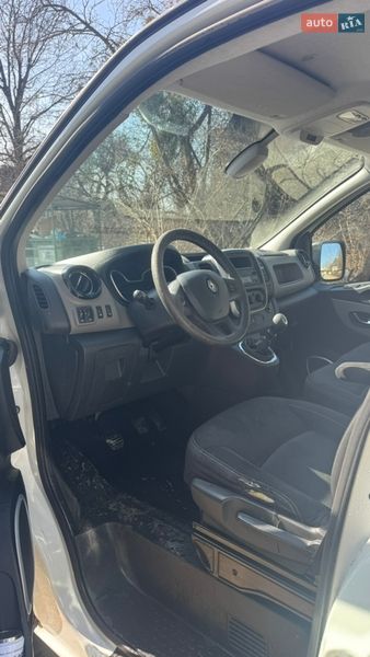 Грузовой фургон Renault Trafic 2017 в Львове