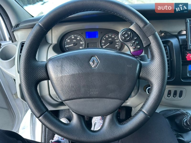 Минивэн Renault Trafic 2007 в Делятине