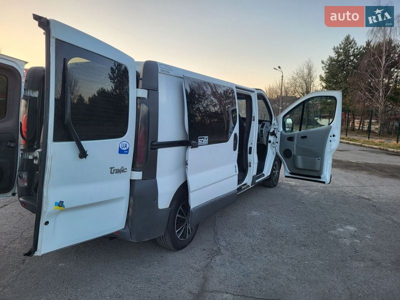 Мінівен Renault Trafic 2004 в Хмельницькому