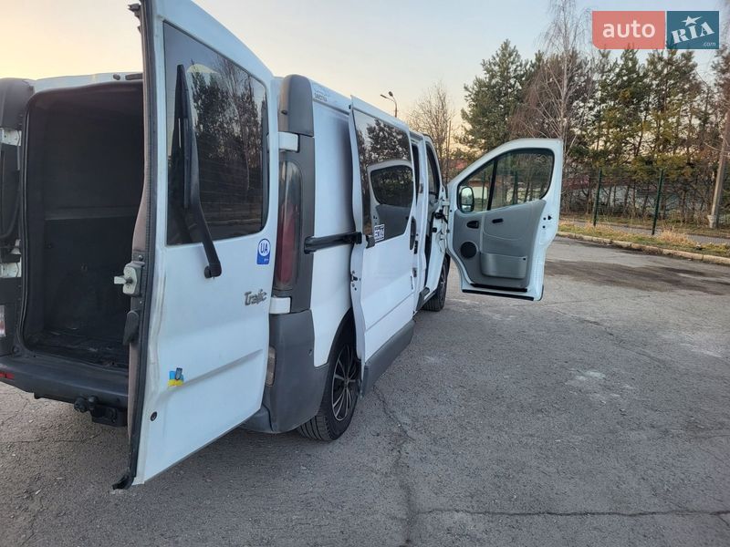 Мінівен Renault Trafic 2004 в Хмельницькому