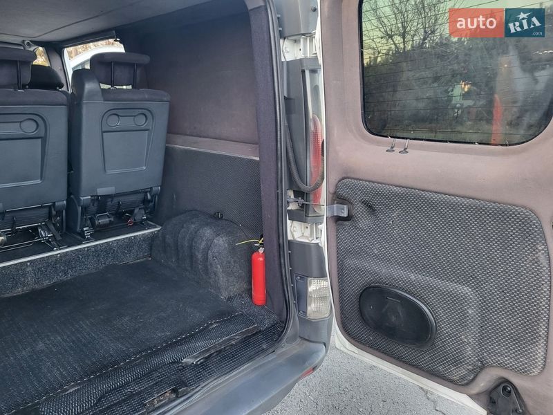 Мінівен Renault Trafic 2004 в Хмельницькому