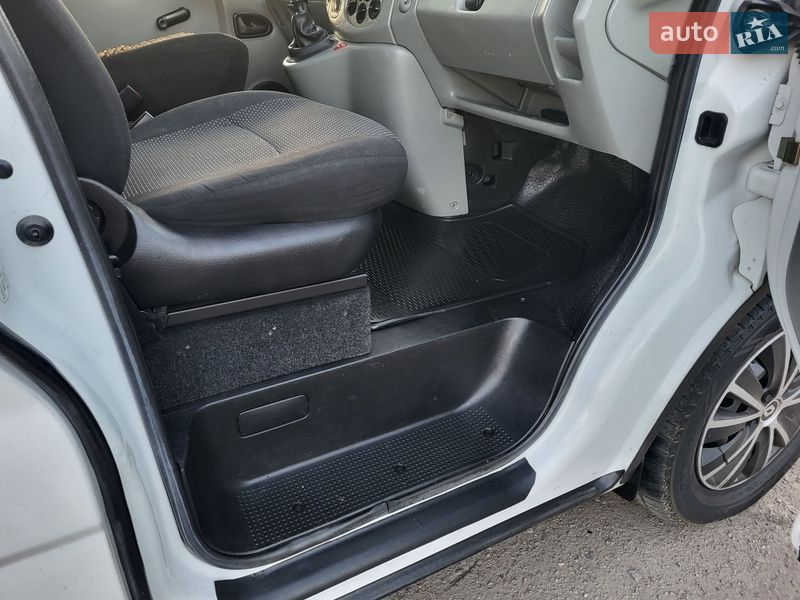 Мінівен Renault Trafic 2004 в Хмельницькому