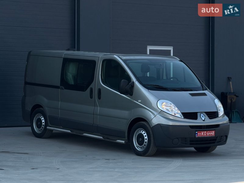 Вантажопасажирський фургон Renault Trafic 2012 в Дубні