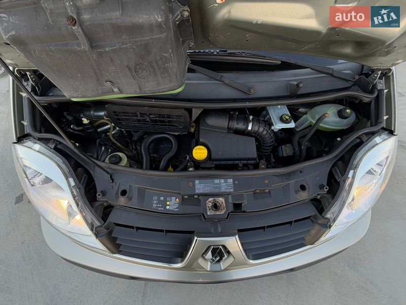 Вантажопасажирський фургон Renault Trafic 2012 в Дубні