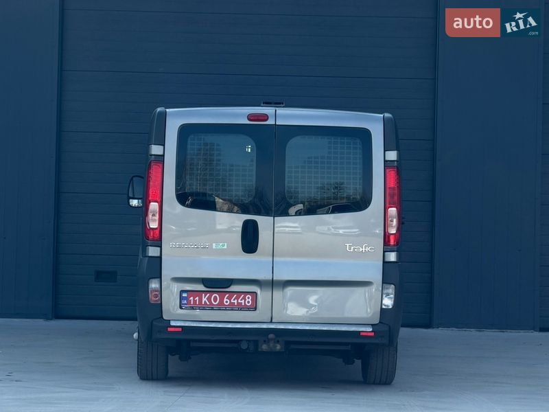 Вантажопасажирський фургон Renault Trafic 2012 в Дубні