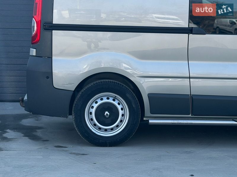 Вантажопасажирський фургон Renault Trafic 2012 в Дубні