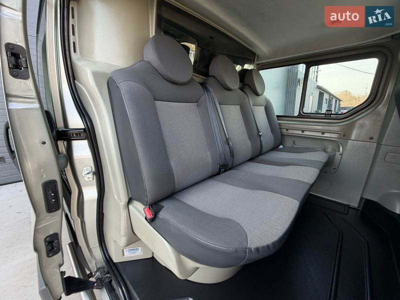Вантажопасажирський фургон Renault Trafic 2012 в Дубні