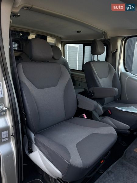 Вантажопасажирський фургон Renault Trafic 2012 в Дубні