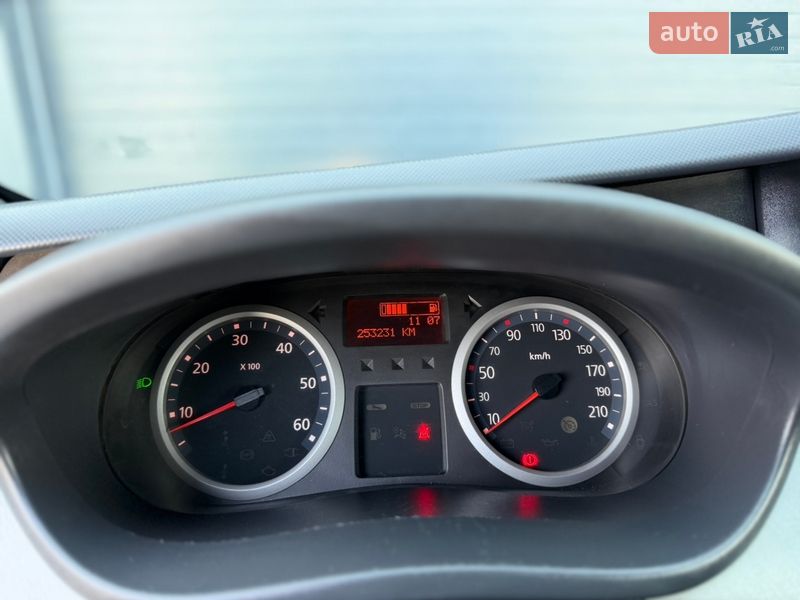 Вантажопасажирський фургон Renault Trafic 2012 в Дубні