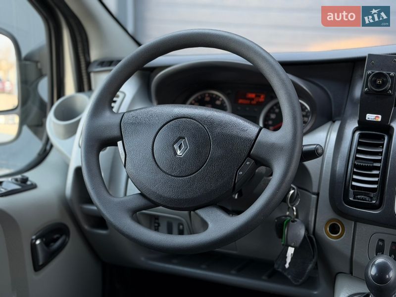 Вантажопасажирський фургон Renault Trafic 2012 в Дубні