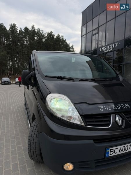 Минивэн Renault Trafic 2008 в Новояворовске
